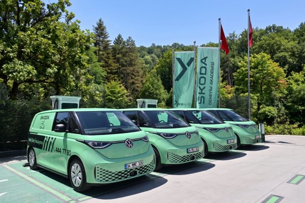 Yolda Kalan Elektrikli Araçların İmdadına Škoda Yetişti
